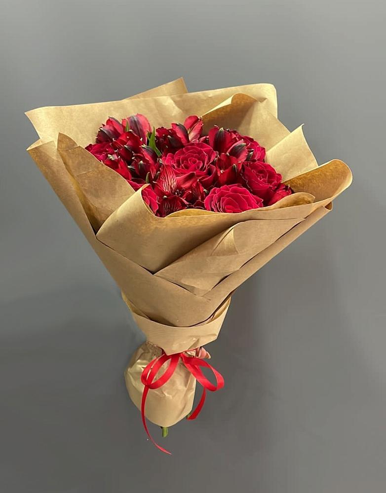 Букет цветов из: Альстромерии и Розы в Кущевской