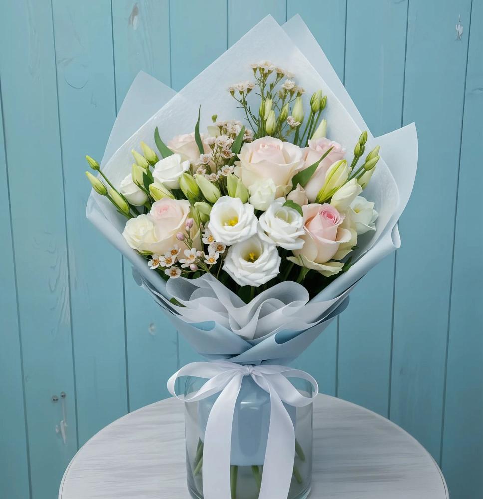 Букет цветов из: Розы и Лизиантусы в Кущевской