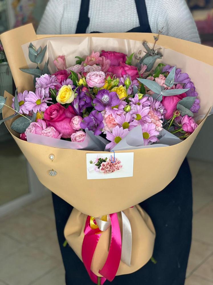 Букет цветов из: Хризантемы, Гвоздики и Альстромерии в Кущевской