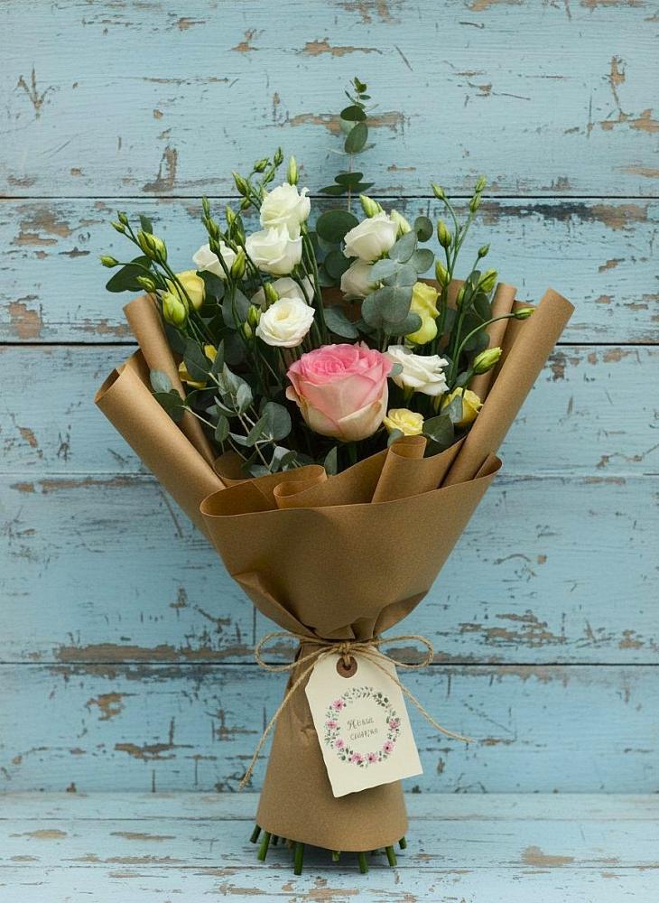 Букет цветов из: Розы и Лизиантусы в Кущевской