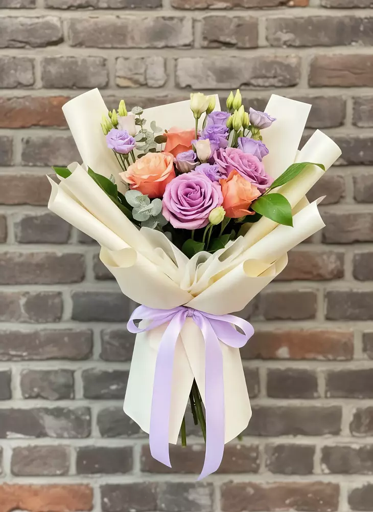 Букет цветов из: Лизиантусы и Розы в Кущевской