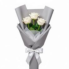Букет 3 белые розы в Кущевской