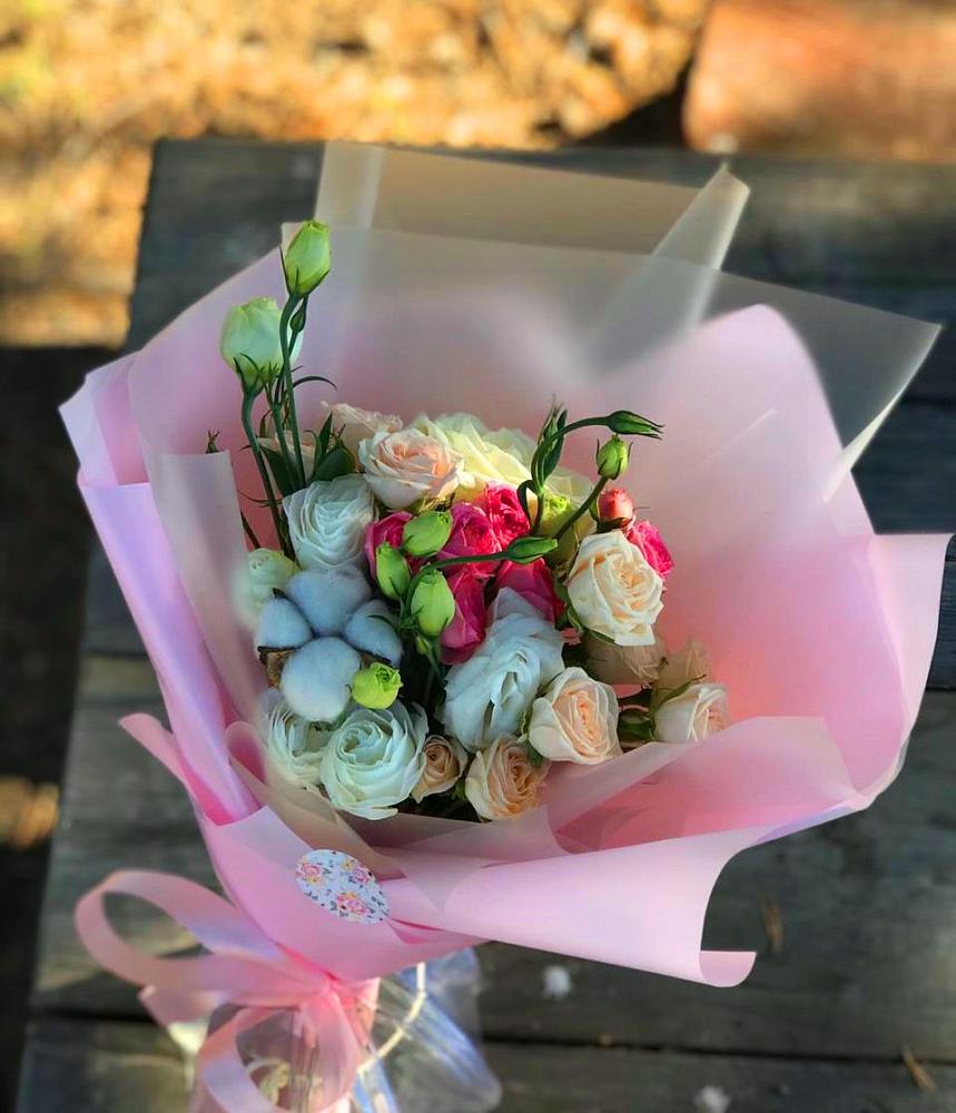 Букет цветов из: Розы и Лизиантусы в Кущевской