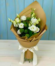 Букет цветов из:  Хризантемы и Лизиантусы в Кущевской