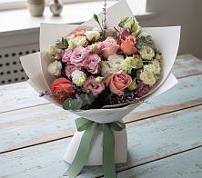 Букет цветов из:  Розы, Лизиантусы и Гвоздики в Кущевской