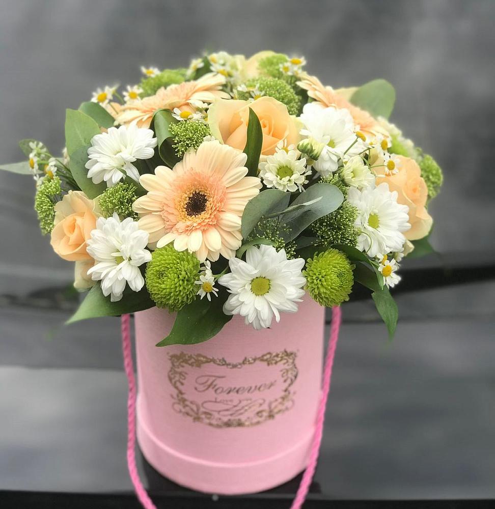 Цветочная композиция из Розы, Герберы и Хризантемы в шляпной коробке в Кущевской