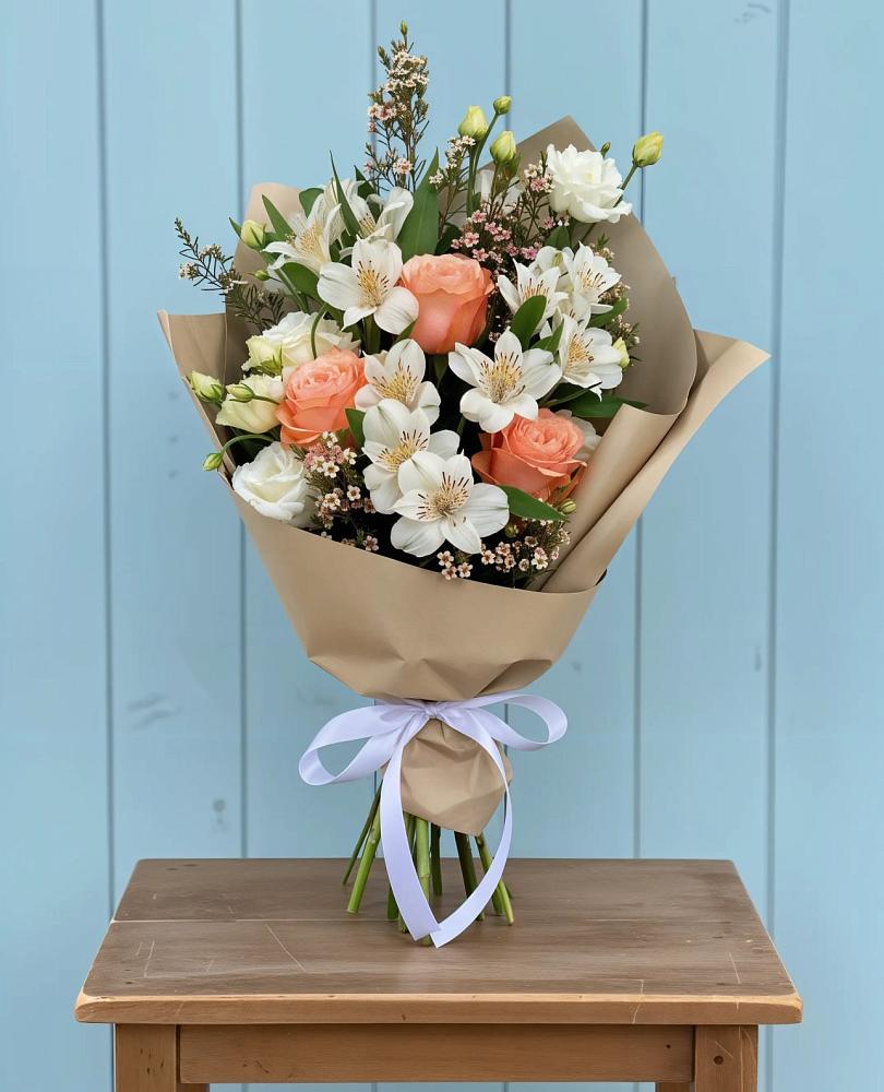 Букет цветов из: Альстромерии, Лизиантусы, Розы и Хризантемы в Кущевской