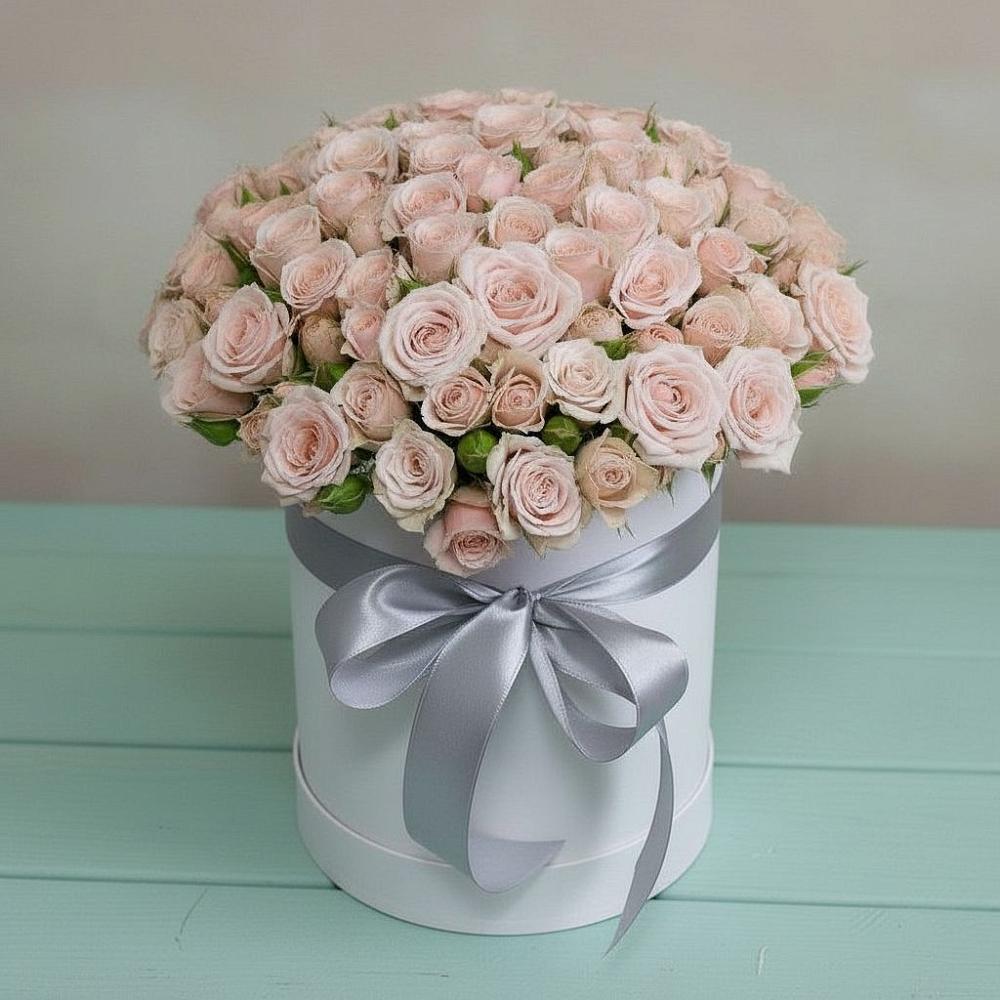 Цветочная композиция из Розы в шляпной коробке в Кущевской